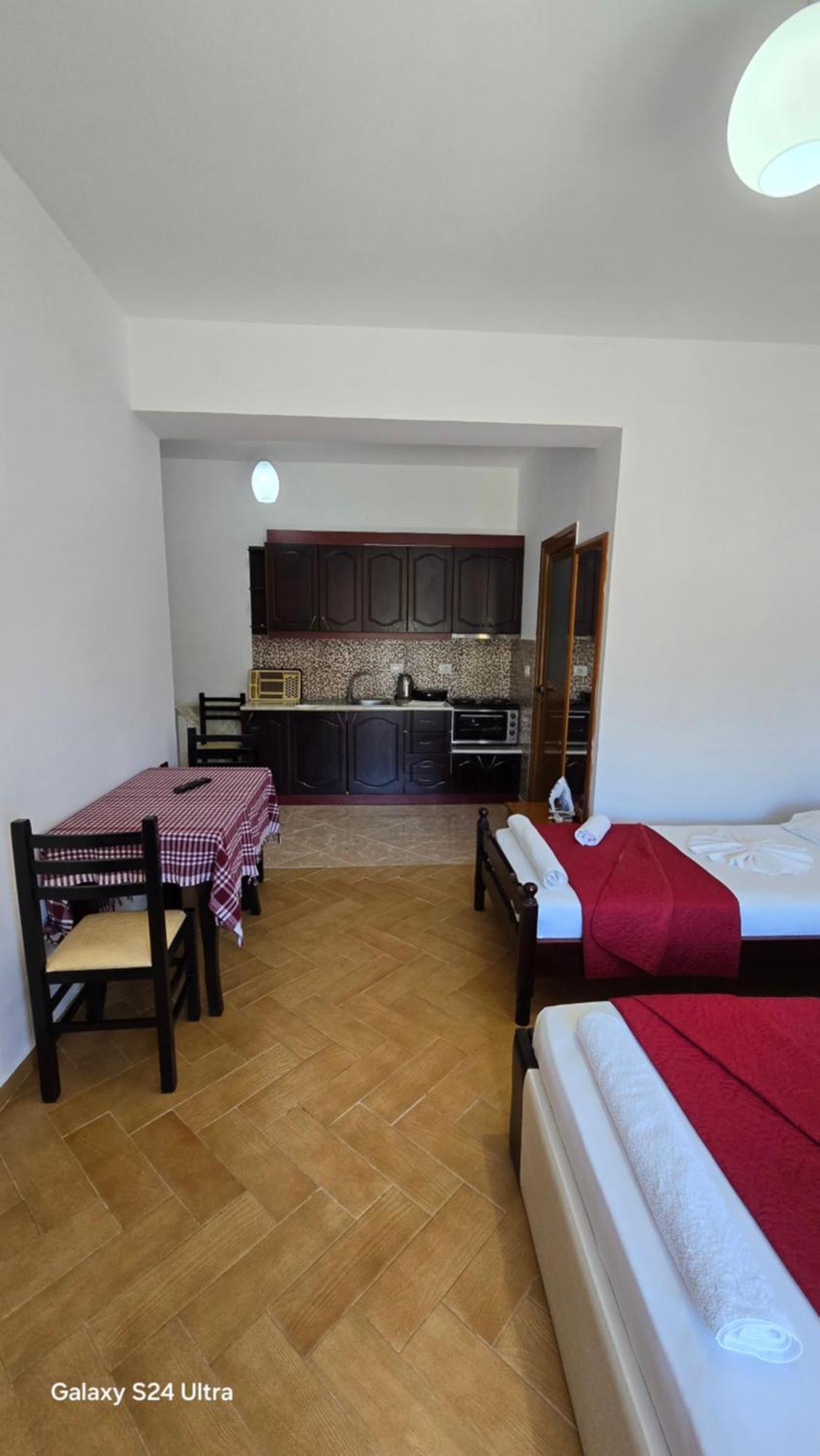 Zeqo Muka Apartamento Ksamil