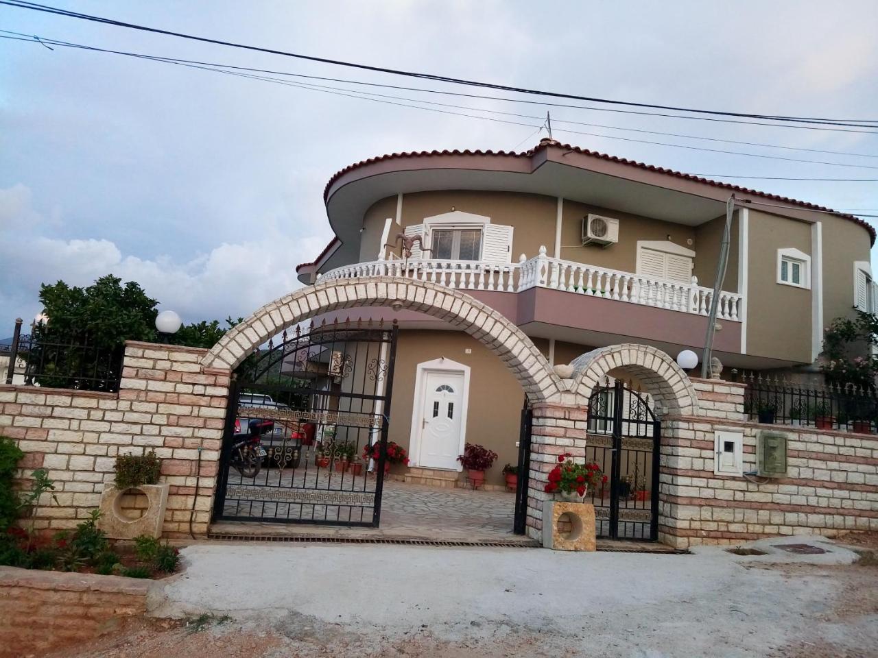 Zeqo Muka Apartamento Ksamil